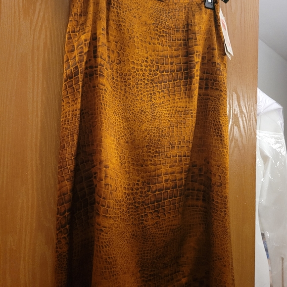 100% Silk Midi Copper  Crocodile Print Skirt - Picture 3 of 5